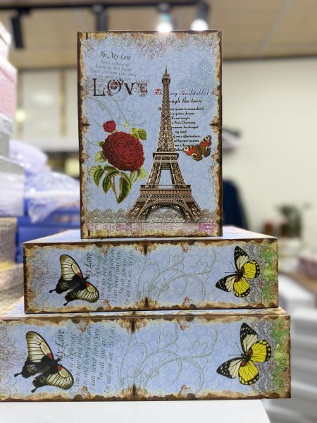 صندوق خشبي برج ايڤل