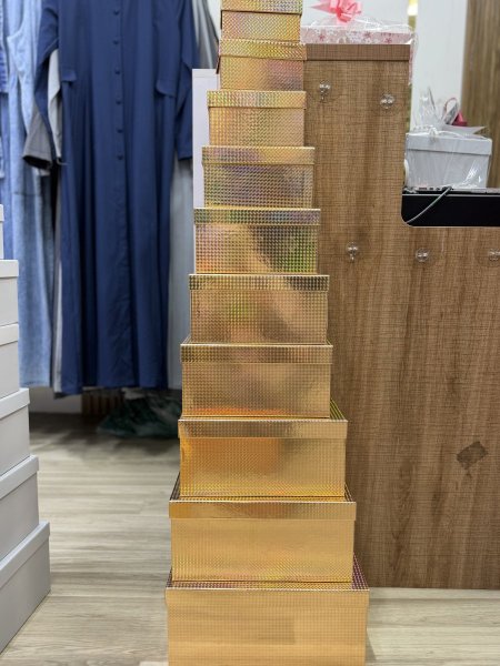 بوكس سادة لون دهبي 10 أحجام