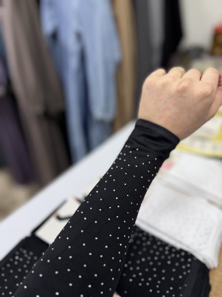 معصم لايكرا مع خرز