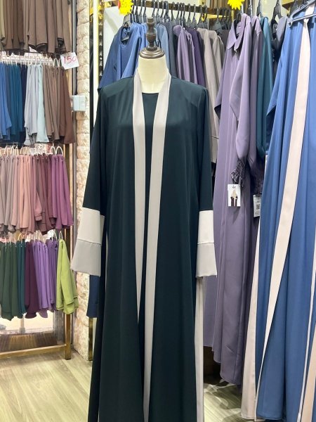 أحضر غامق