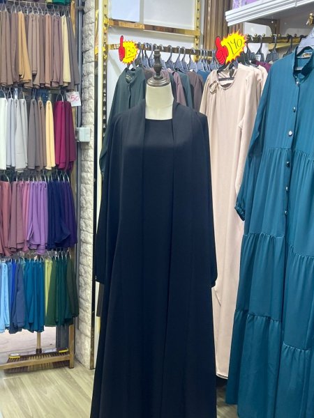 أسود